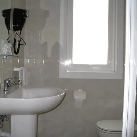 Roma א-קורוניה