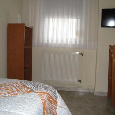 Roma בית הארחה